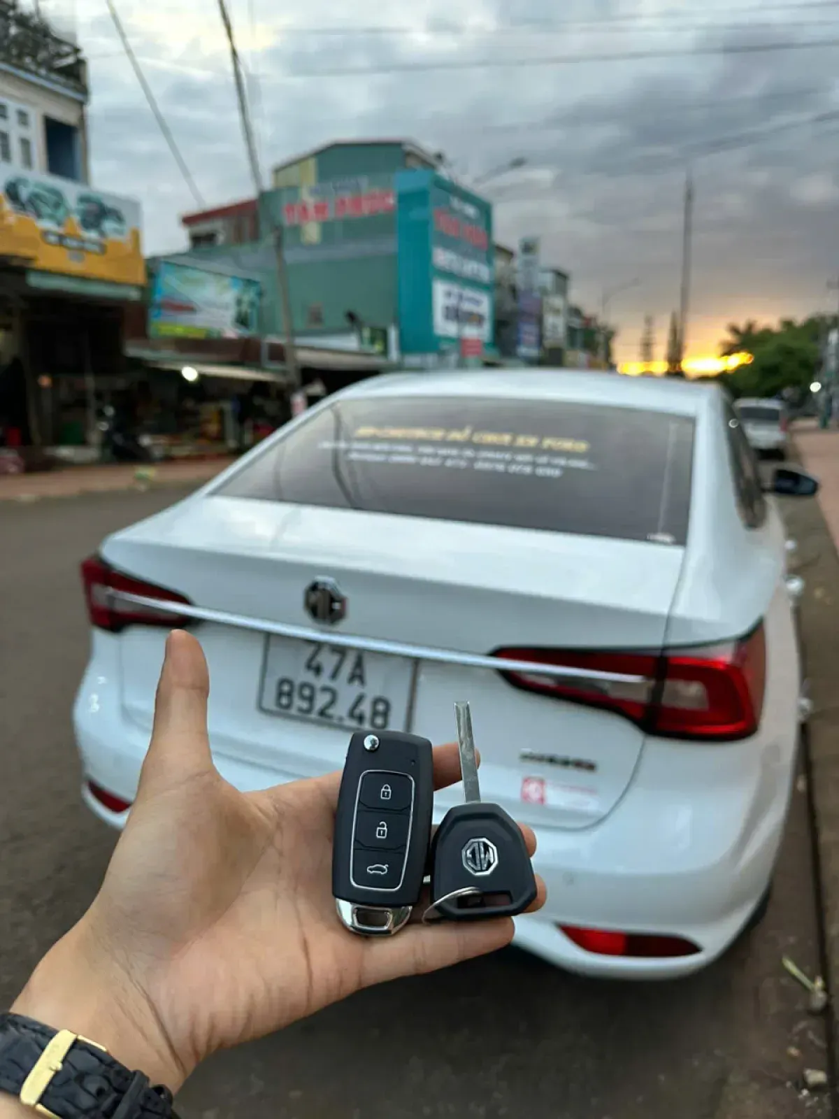 Dịch vụ làm, sửa Chìa khóa xe MG5 tại DakLak, buôn mê thuộc, hà nội - TrongKey - Dịch vụ sửa khóa ô tô tại daklak, buôn mê thuộc, hà nội, làm chìa khóa ô tô tại daklak, buôn mê thuộc, hà nội, làm chìa khóa ô tô tận nơi chuyên nghiệp Dịch vụ làm, sửa Chìa khóa xe MG5 tại DakLak, buôn mê thuộc, hà nội